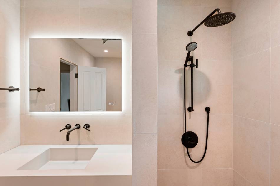 Modern designs of bathroom remodeling in los angeles